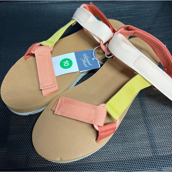 NWT Ladies Universal Thread Holden Platform Sport Sandals - Size 10 - Picture 1 of 4